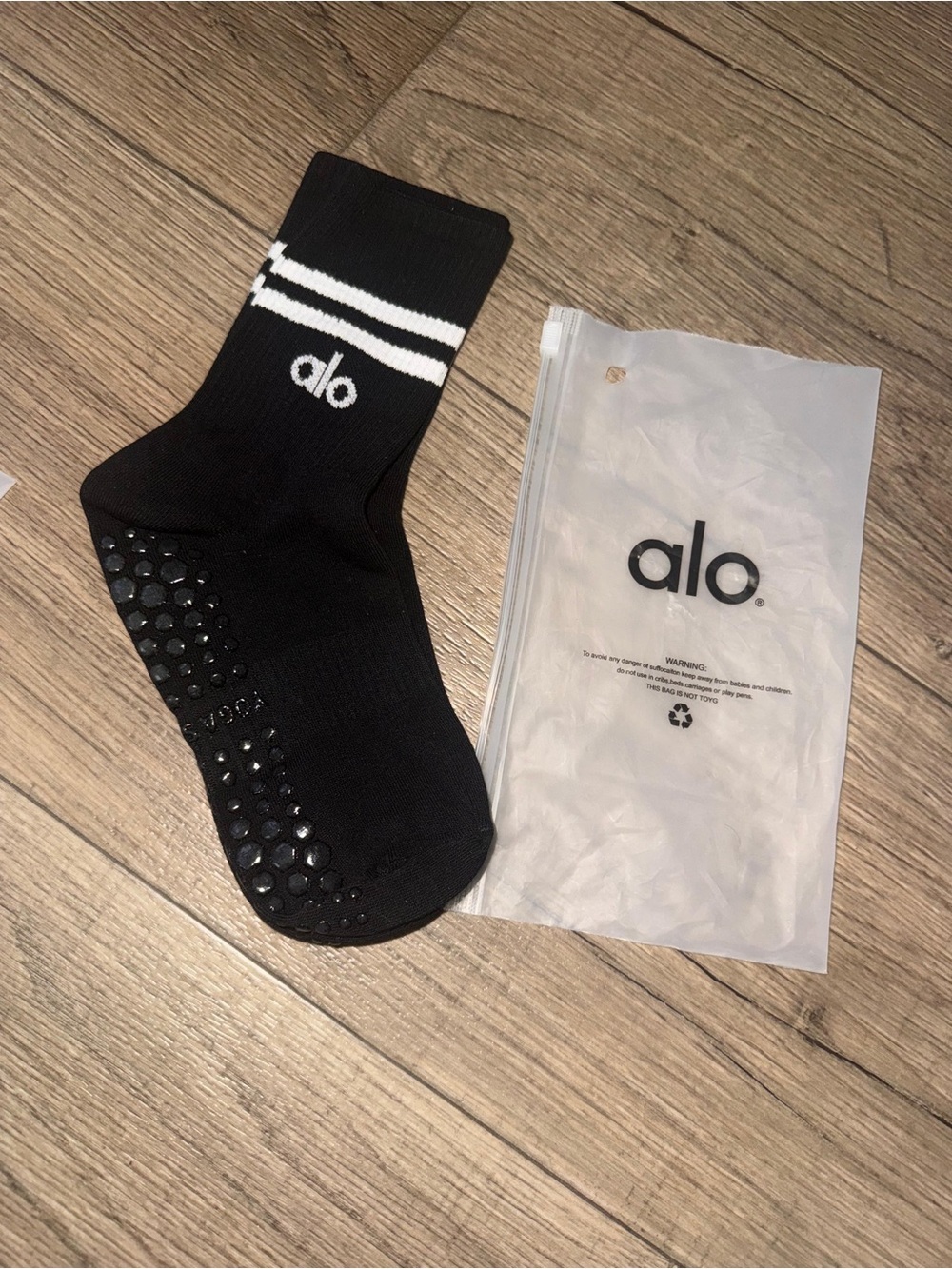 ALO Yoga Black Athletic Non-Slip Crew Socks with White Stripe